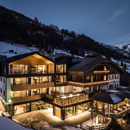 Hotel Ladinia Dolomites View 博萨迪法萨 外观 照片