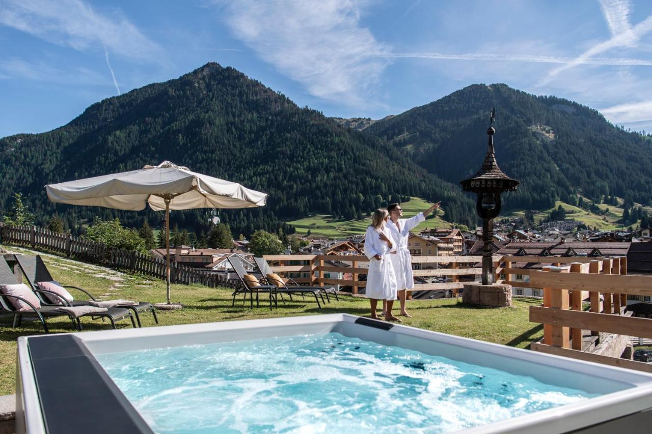 Hotel Ladinia Dolomites View 博萨迪法萨 外观 照片